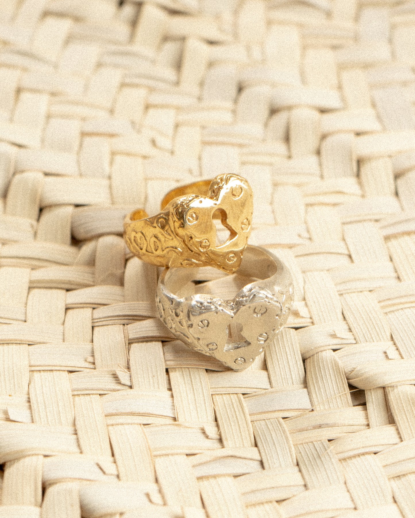 Heart Fermé Silver Ring